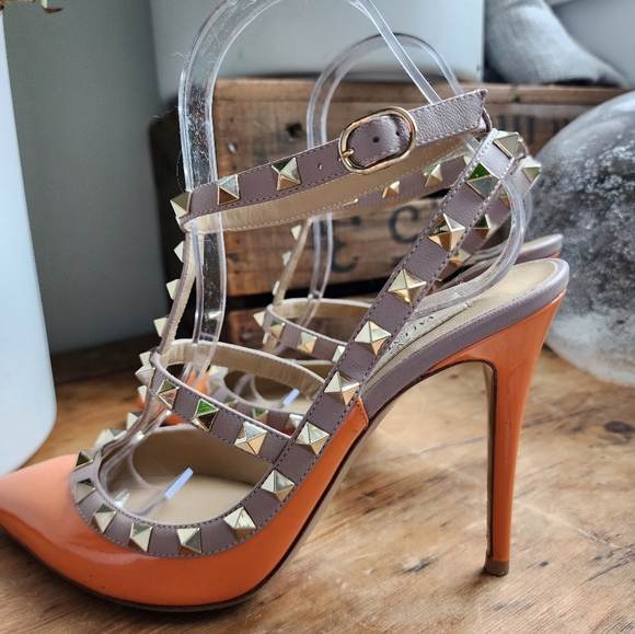 Valentino Garavani Rockstud Studded orange Leather Pumps Heels Size: 38.5 - Picture 4 of 9